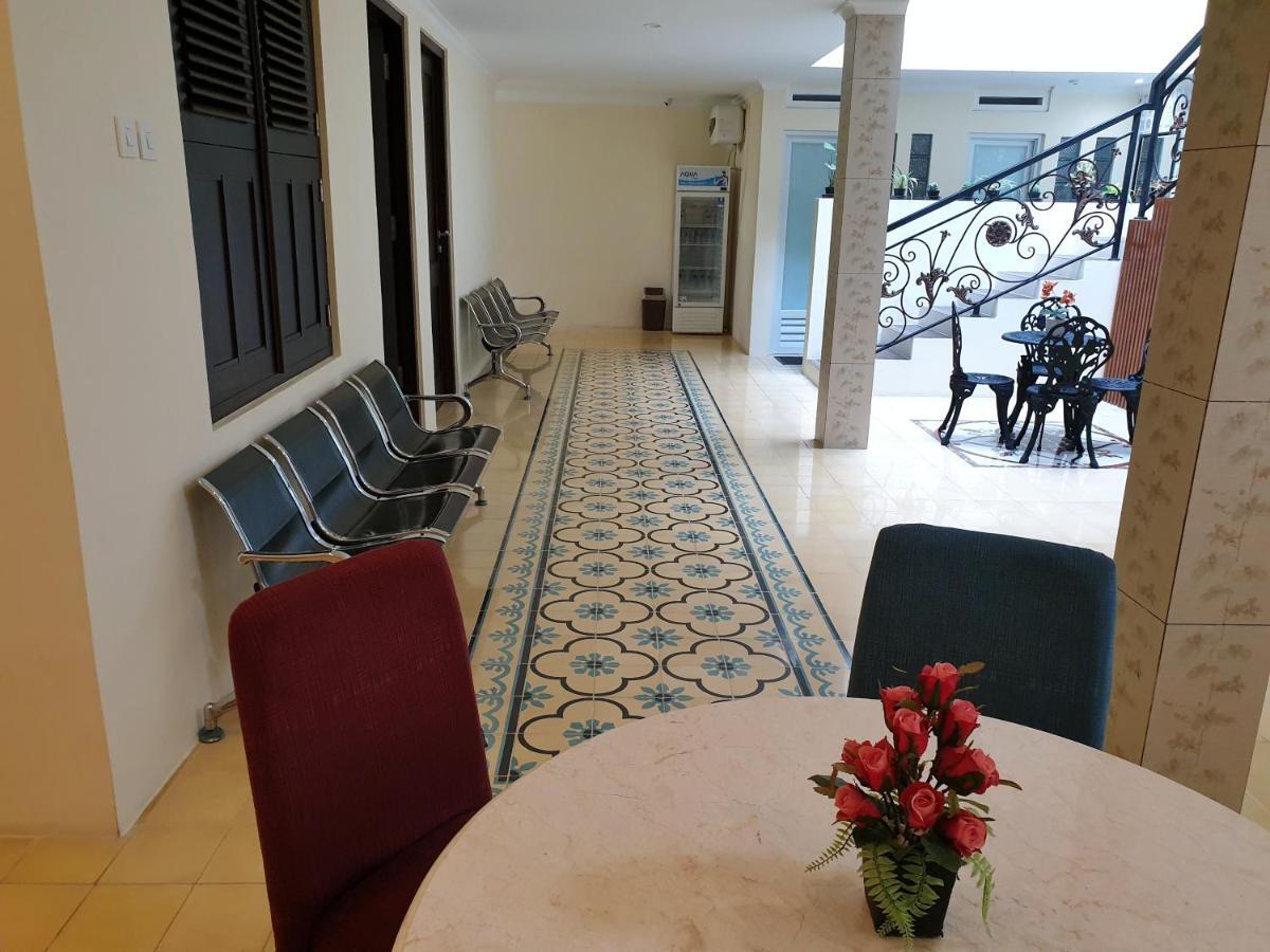 Malioboro Place Yogyakarta Exterior foto
