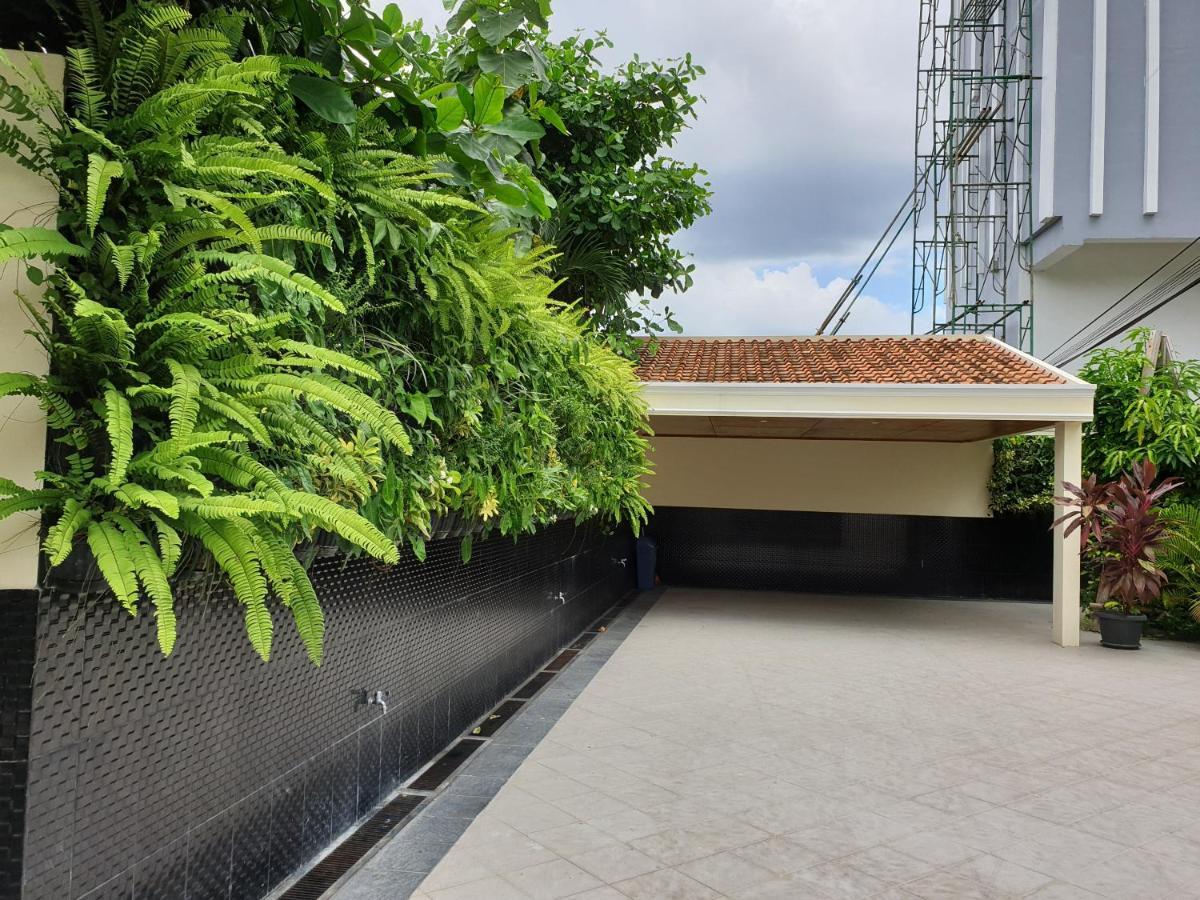 Malioboro Place Yogyakarta Exterior foto